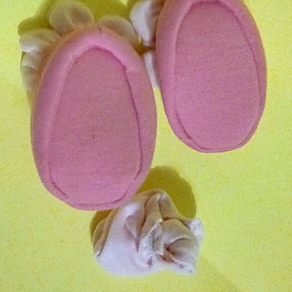 Carters Baby girl pink newborn bundle with booties - Picture 7 of 7